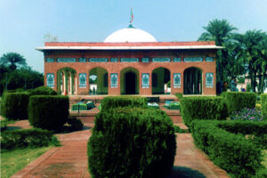 Syed-Waris-Shah-tomb.